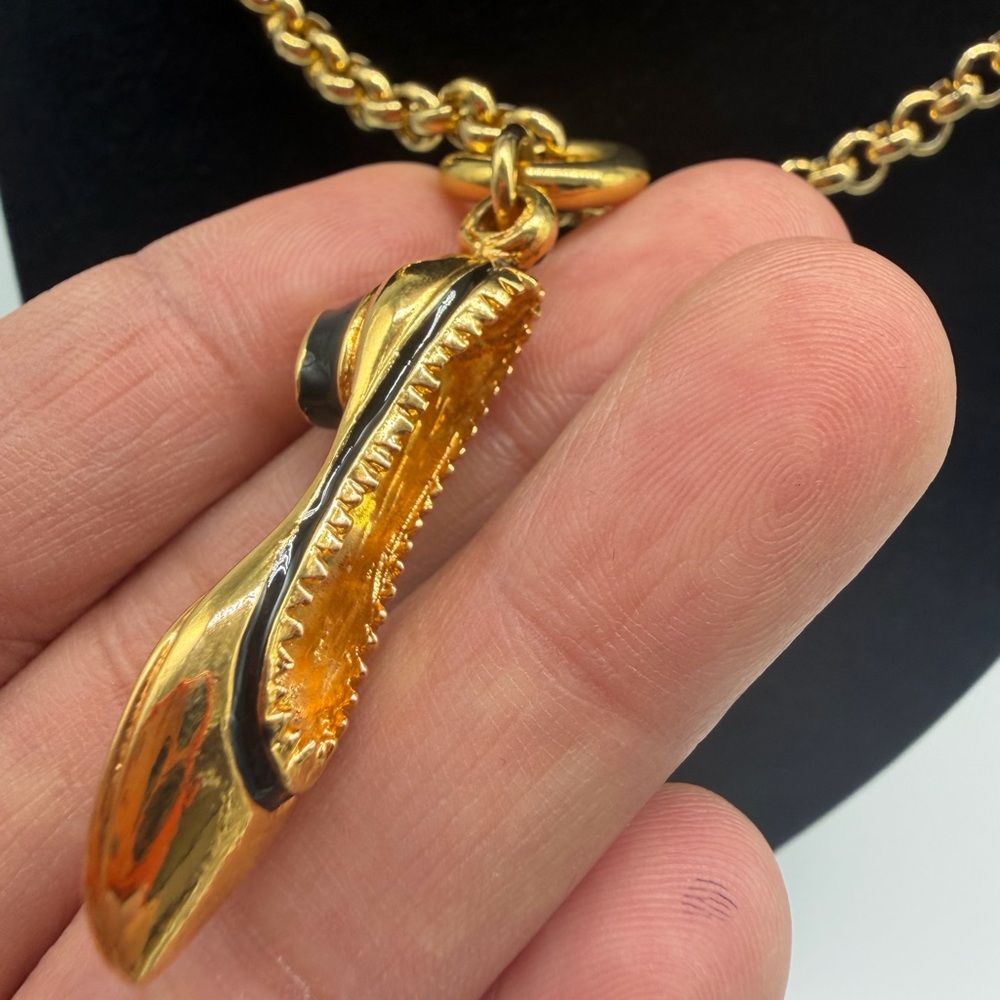 Elegant Salvatore Ferragamo Gold-Tone Necklace - Picture 2 of 9